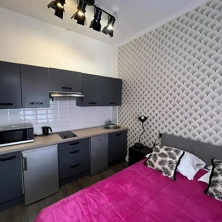 Azur Aparthotel 2*