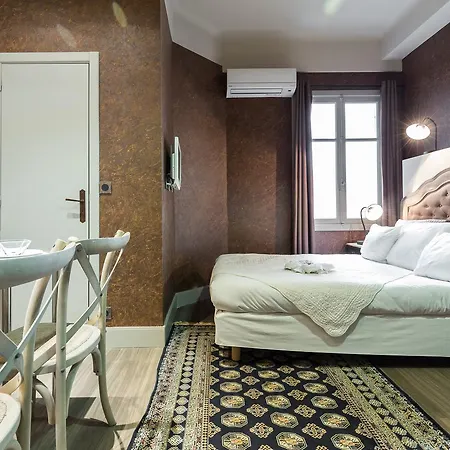 Aparthotel Azur 2*
